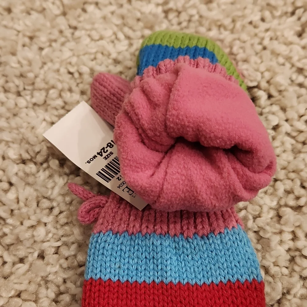 Children's Place Mittens size 18-24mo